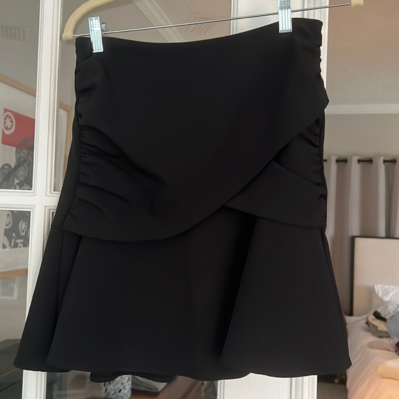 Club Monaco Black Mini Skirt - Picture 1 of 3